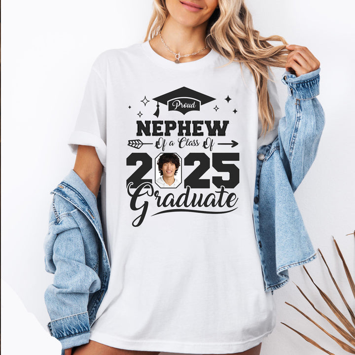 Proud Mom of a 2025 graduate photo T-Shirt