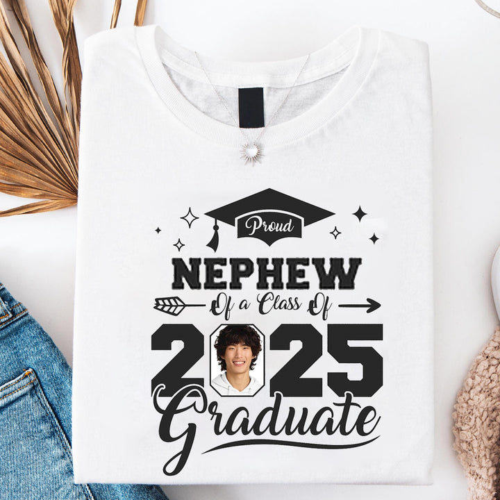 Proud Mom of a 2025 graduate photo T-Shirt