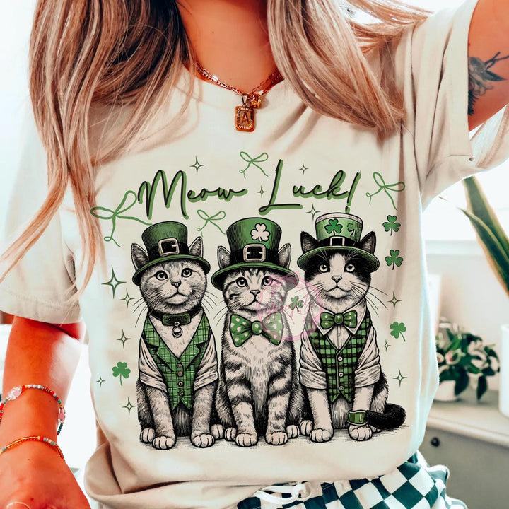St. Patrick’s Day Cats Mom Retro Shamrock  Sweatshirt